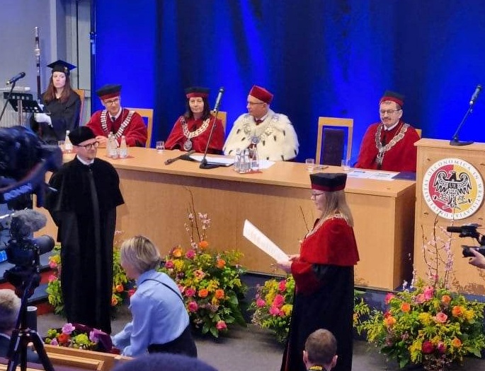 Gratulacje z okazji nadania tytułu doktora honoris causa Panu Profesorowi dr hab. Wojciechowi Czakonowi
