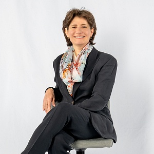 Dr hab. Barbara Fryzeł, university professor