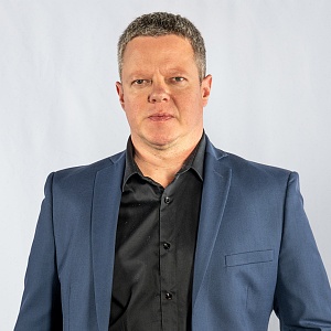 Dr Robert Syrek
